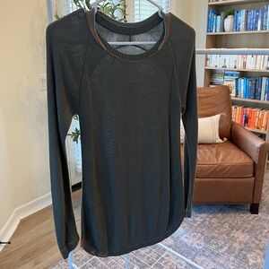 lululemon size 4 long sleeve sweater